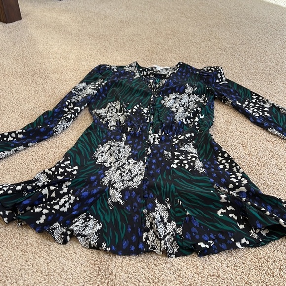 Veronica Beard green/black multi long sleeve silk dress. - Picture 8 of 9
